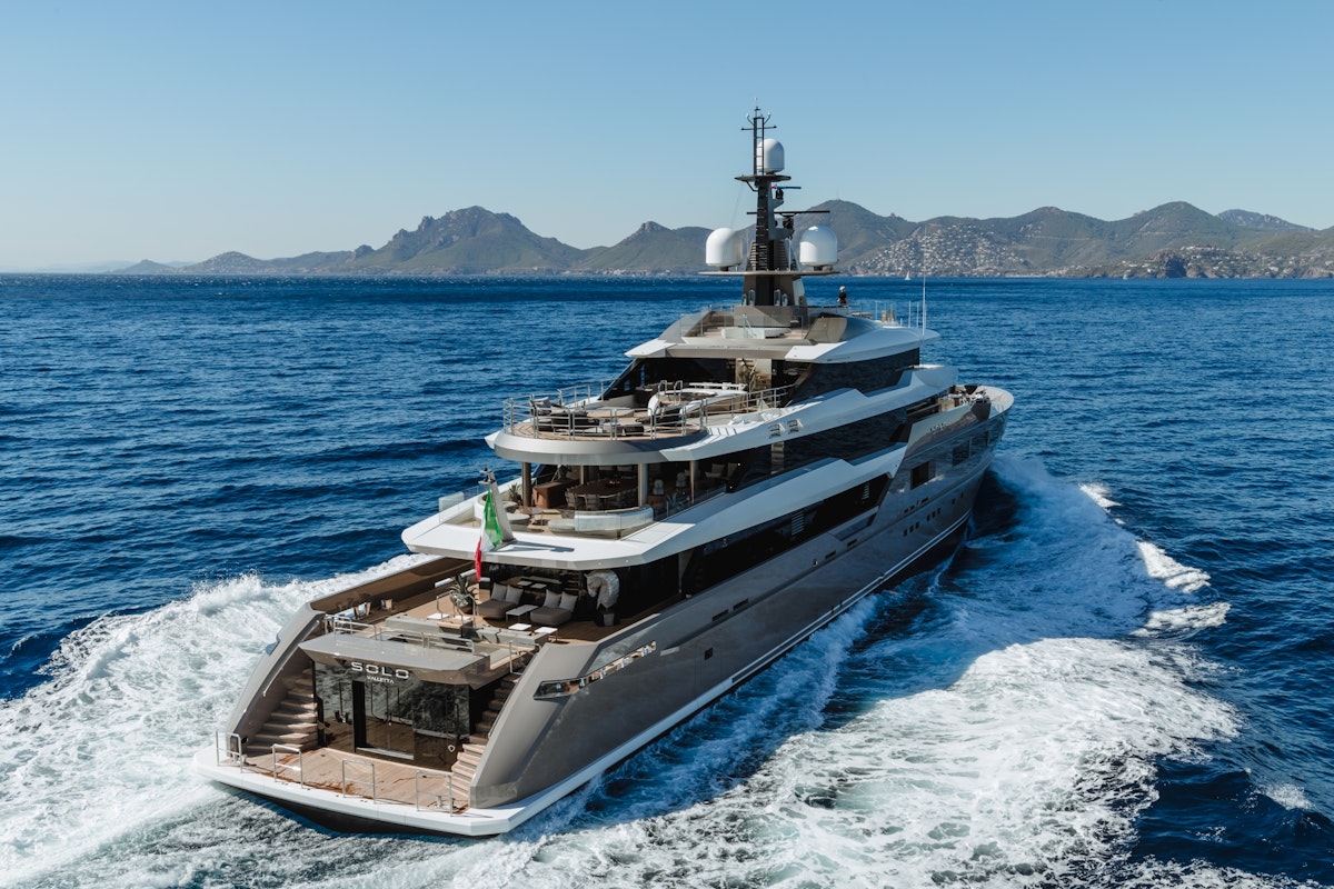 from €650 000 | 72.00 meters | 12 guests
