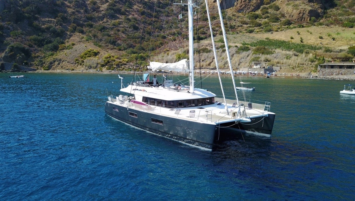 from €23 000 | 18.9 meters | 10 guests