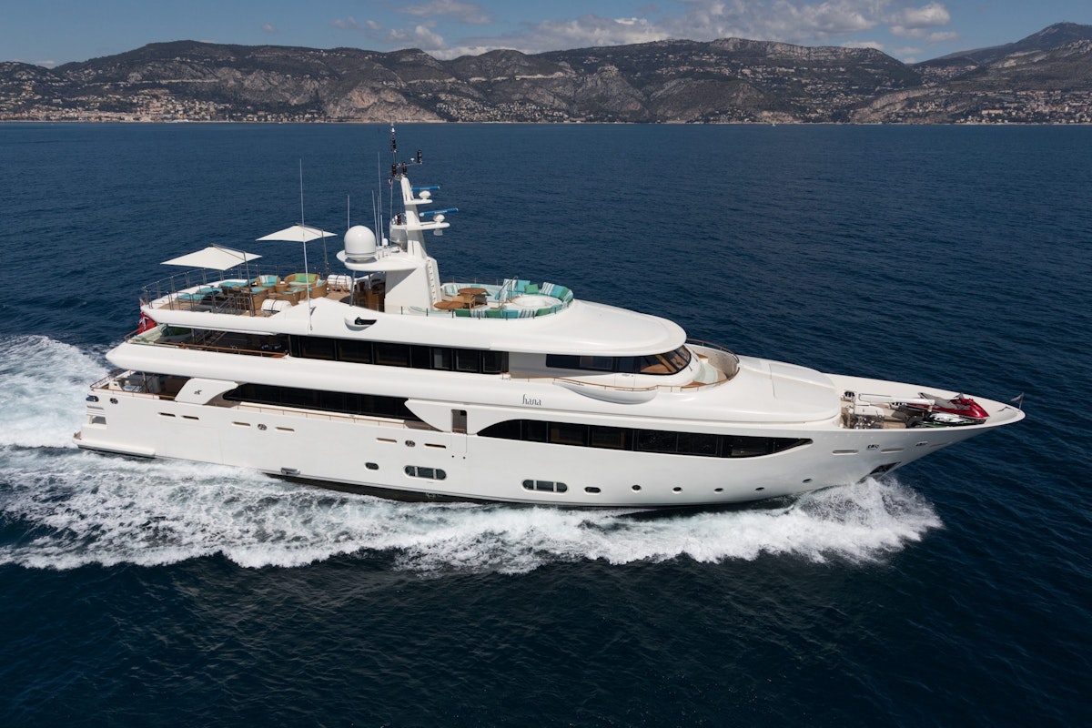 from €150 000 | 42.6 meters | 10 guests