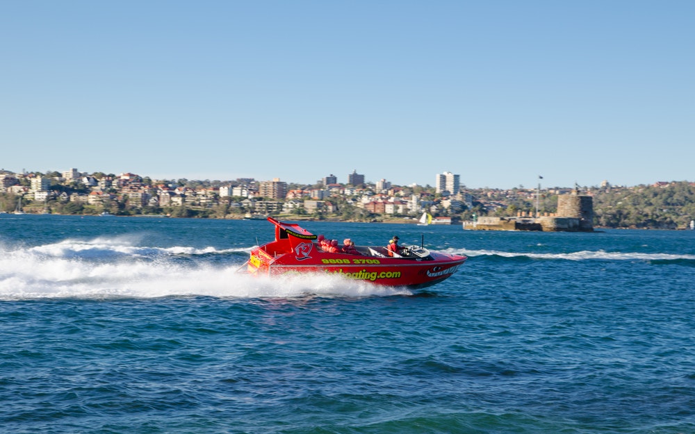 Discover the heart-pounding world of go-fast boats, from classic V-bottoms to high-speed catamarans. Get ready for an adrenaline rush on the water!