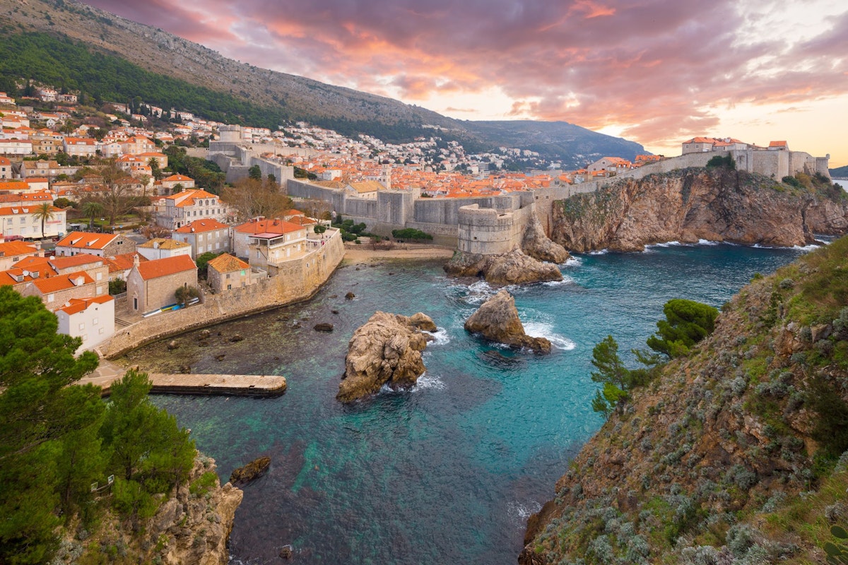 Die kroatische Küste ist mit Hunderten von Inseln übersät und gehört zu den schönsten Segelrevieren in ganz Europa. Überzeugen Sie sich selbst.