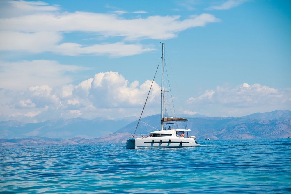 Embark on a voyage through the world of catamarans and monohulls. Discover the perfect sailing companion for your adventure.