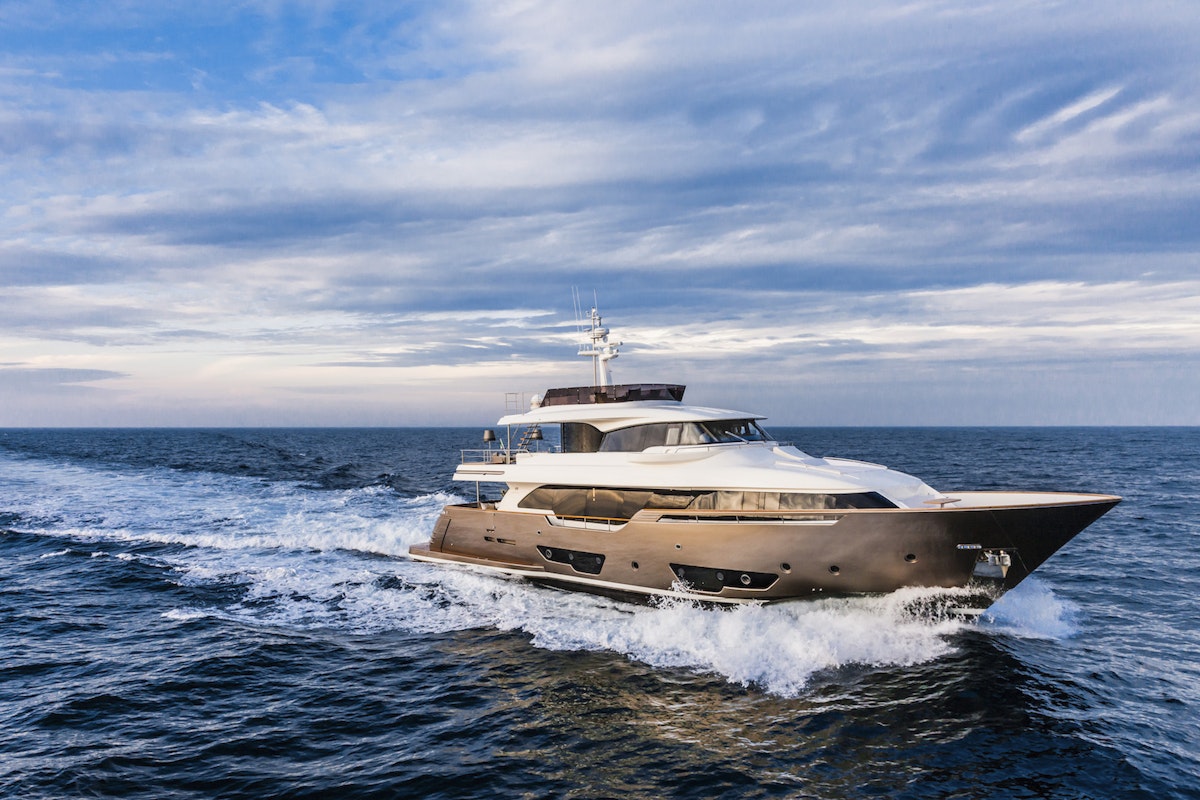 from €70 000 | 28.31 meters | 10 guests