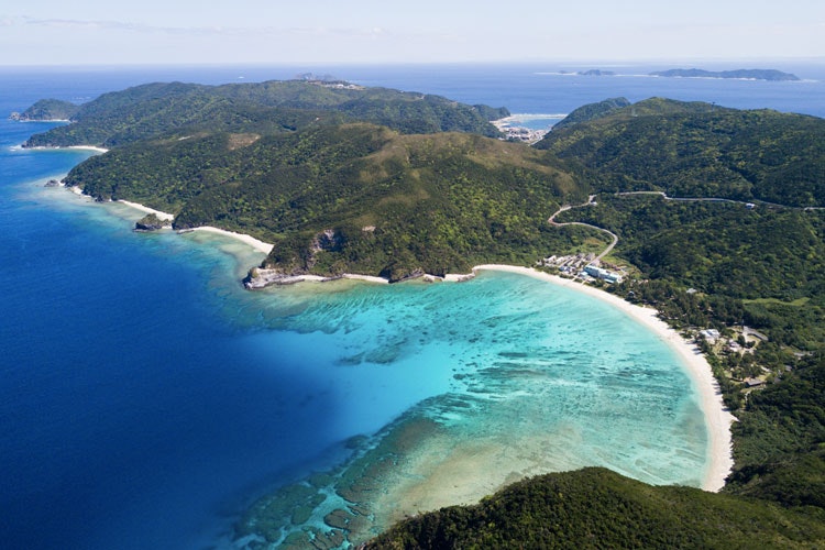Do you love white-sand beaches? Then give this unusual yachting destination a try. An island empire warmed by a subtropical sun, full of photogenic beaches, mangrove jungle and monuments to ancient Ryukyu kings. Let us introduce Japan and the Okinawa archipelago.