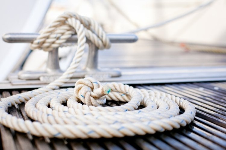 How does the material and method of production affect the use and strength of the line? Everything you ever wanted to know about ropes but were afraid to ask, you can read in our article.