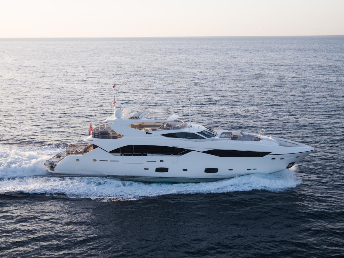 from €120 000 | 34.52 meters | 12 guests