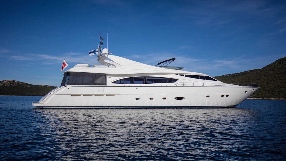 from €35 000 | 27.03 meters | 10 guests