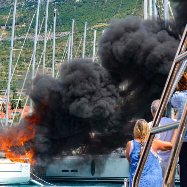 Co dělat, abyste nemuseli nikdy řešit požár na lodi?