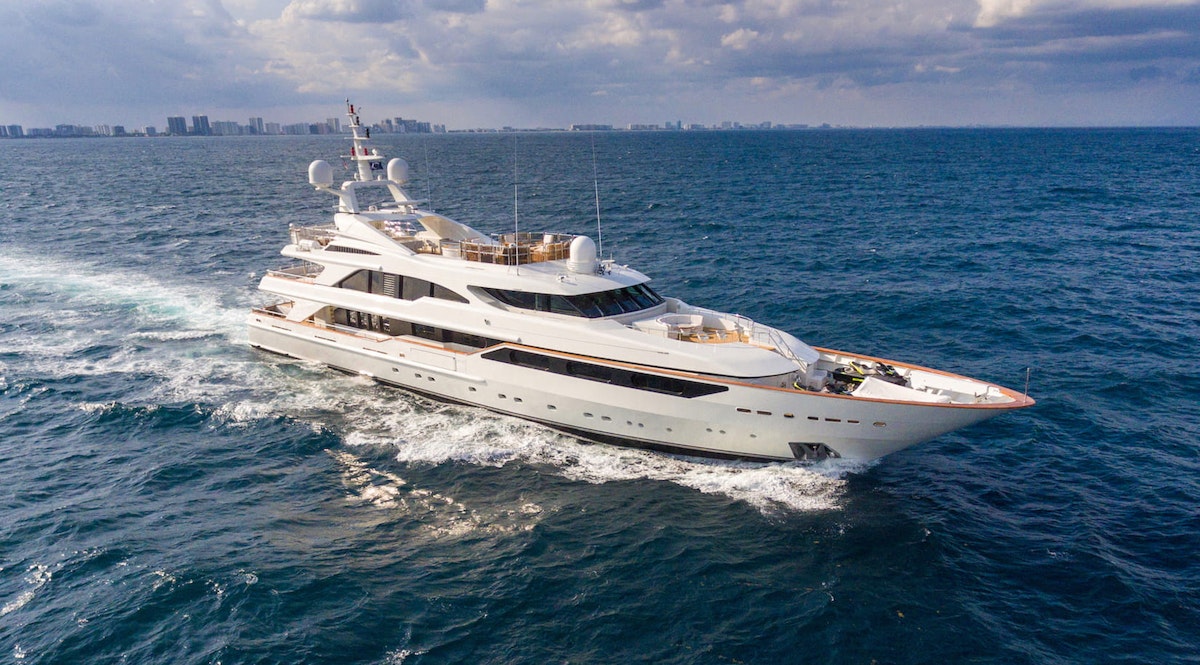 from €155 000 | 50 meters | 12 guests