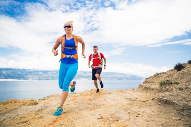 At first glance, the activities of sailing and running seem so far removed from one another that they just don´t belong together. The wide open sea versus narrow trails through the hills. Yet there is a relatively high proportion of those who love to stretch their legs over longer distances. If you´re one of them, our tips for running in Croatia are just for you.