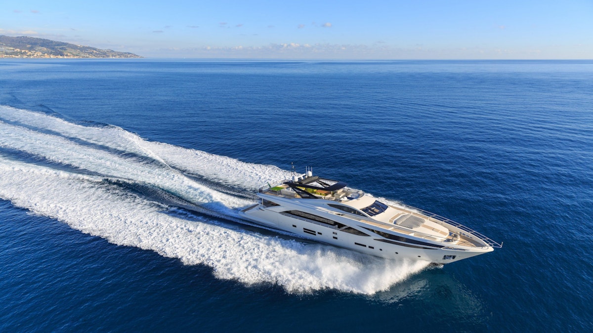 from €75 000 | 29.60 meters | 10 guests