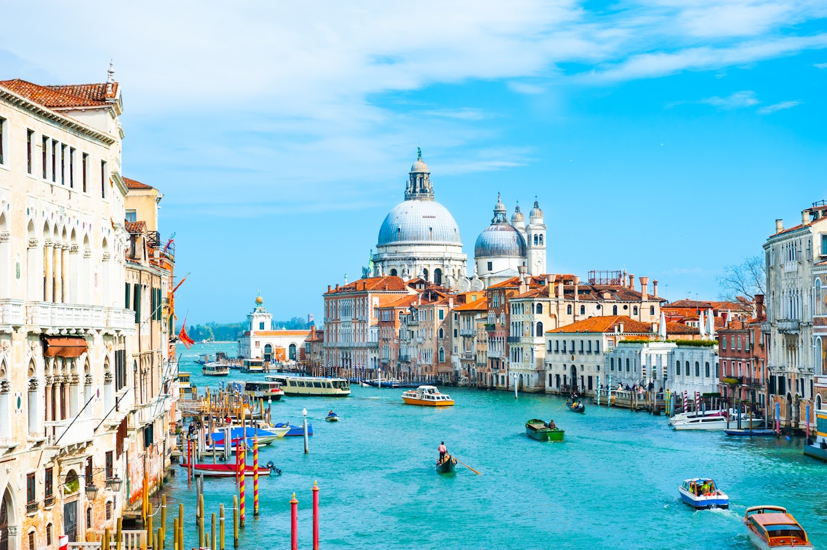 Benátky, umění, historii a nádherné pláže. Vlídné klima, uvolněná atmosféra a nezapomenutelná gastronomie.