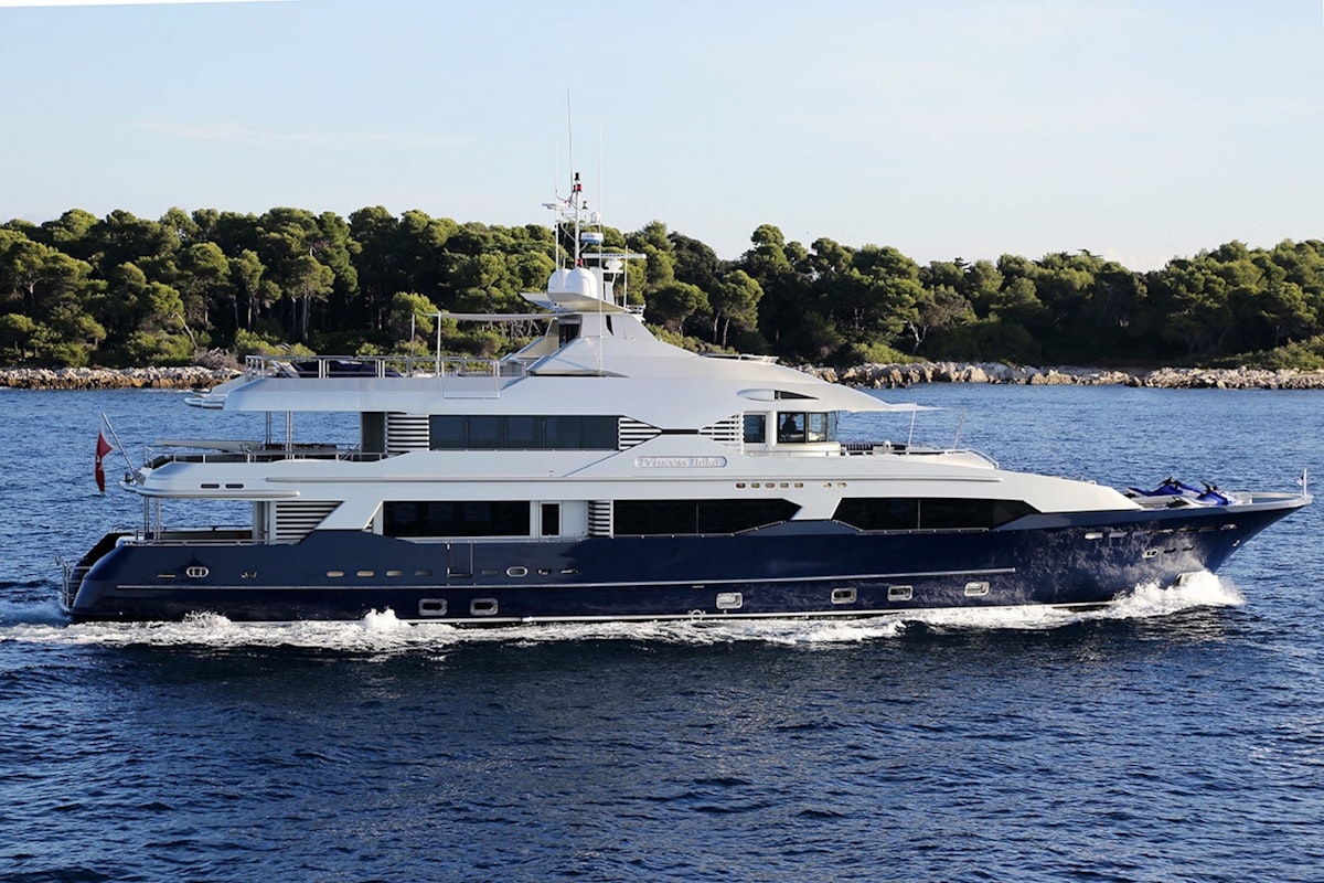 from €67 000 | 34.5 meters | 10 guests