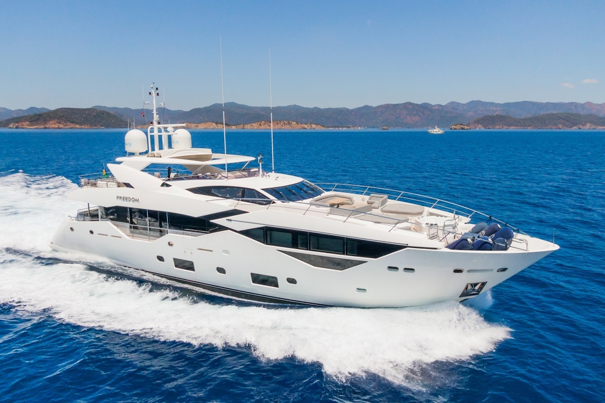 from €115 000 | 34.20 meters | 10 guests