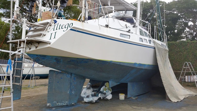 Reparaturen und Schleifen von Segelbooten Altego II