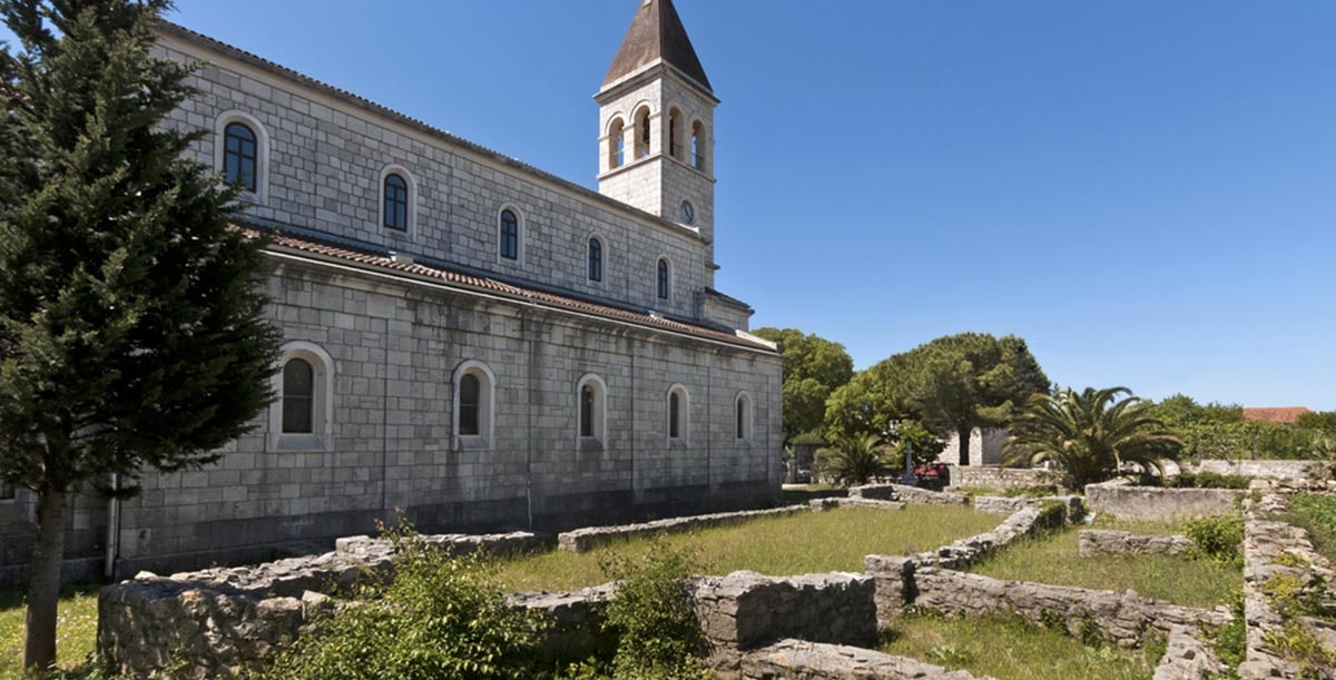Kostel Svatého Štepána v zátoce Grohote