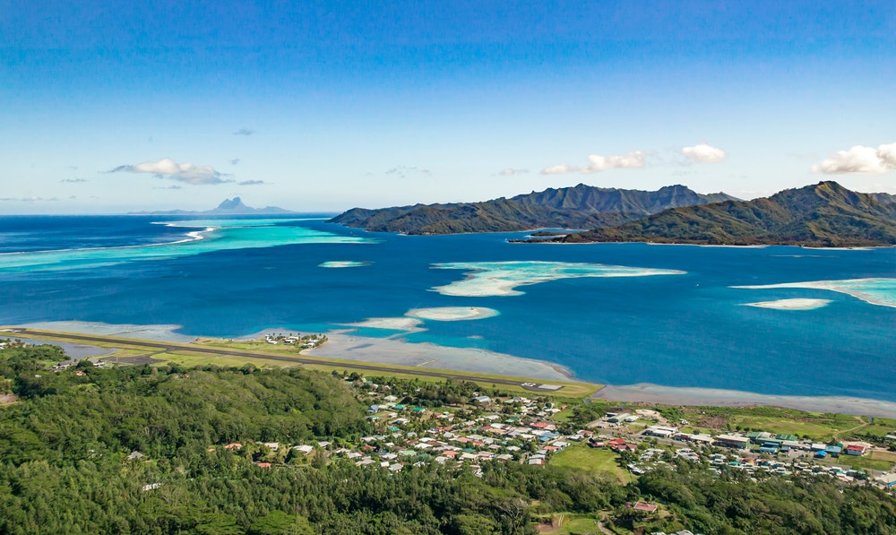 Blick auf die Inseln Raiatea und Tahaa