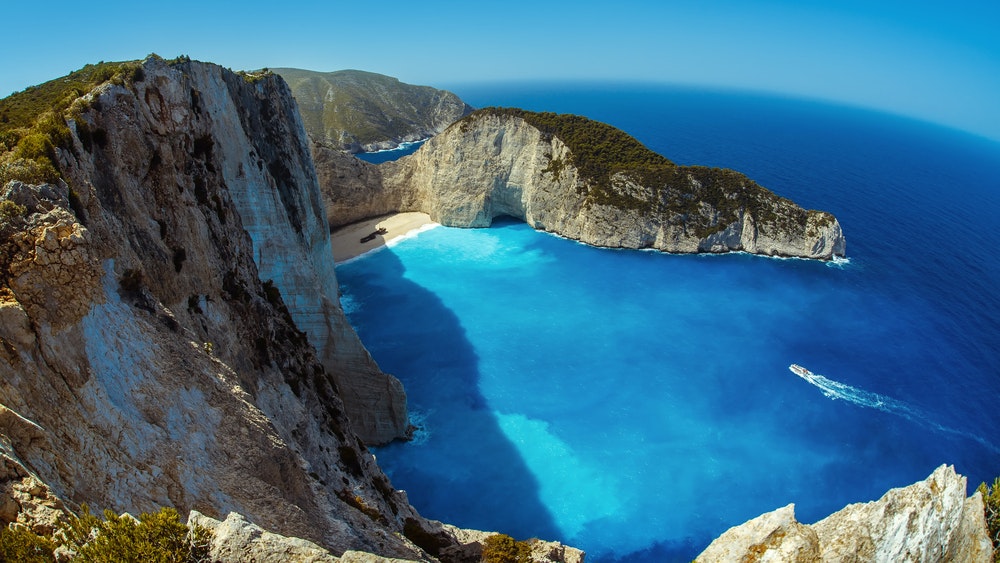 Navagio Beach eller Shipwreck Beach er en bukt utenfor øya Zakynthos i De joniske øyer, Hellas