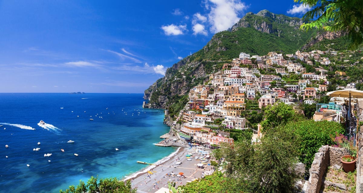 Segeln in Italien: Entdecken Sie die duftende und magische Stadt Amalfi