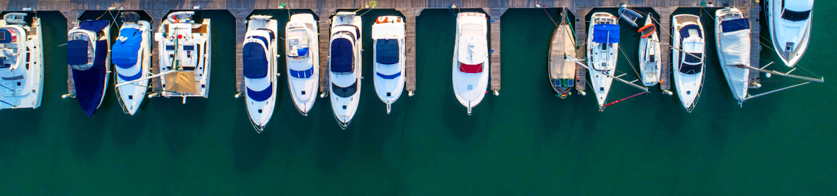 Boote zum Mieten: Welche Arten von Booten bieten die Charterunternehmen an?