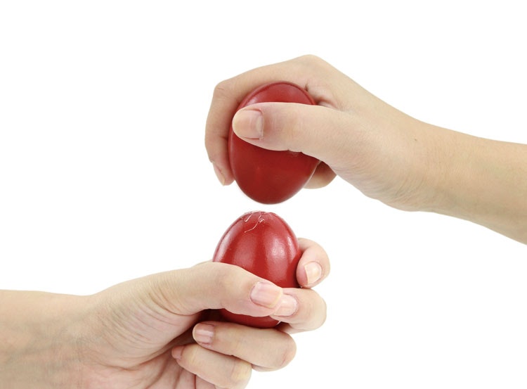 Å tappe egg er et tradisjonelt tidsfordriv i Hellas og Kroatia