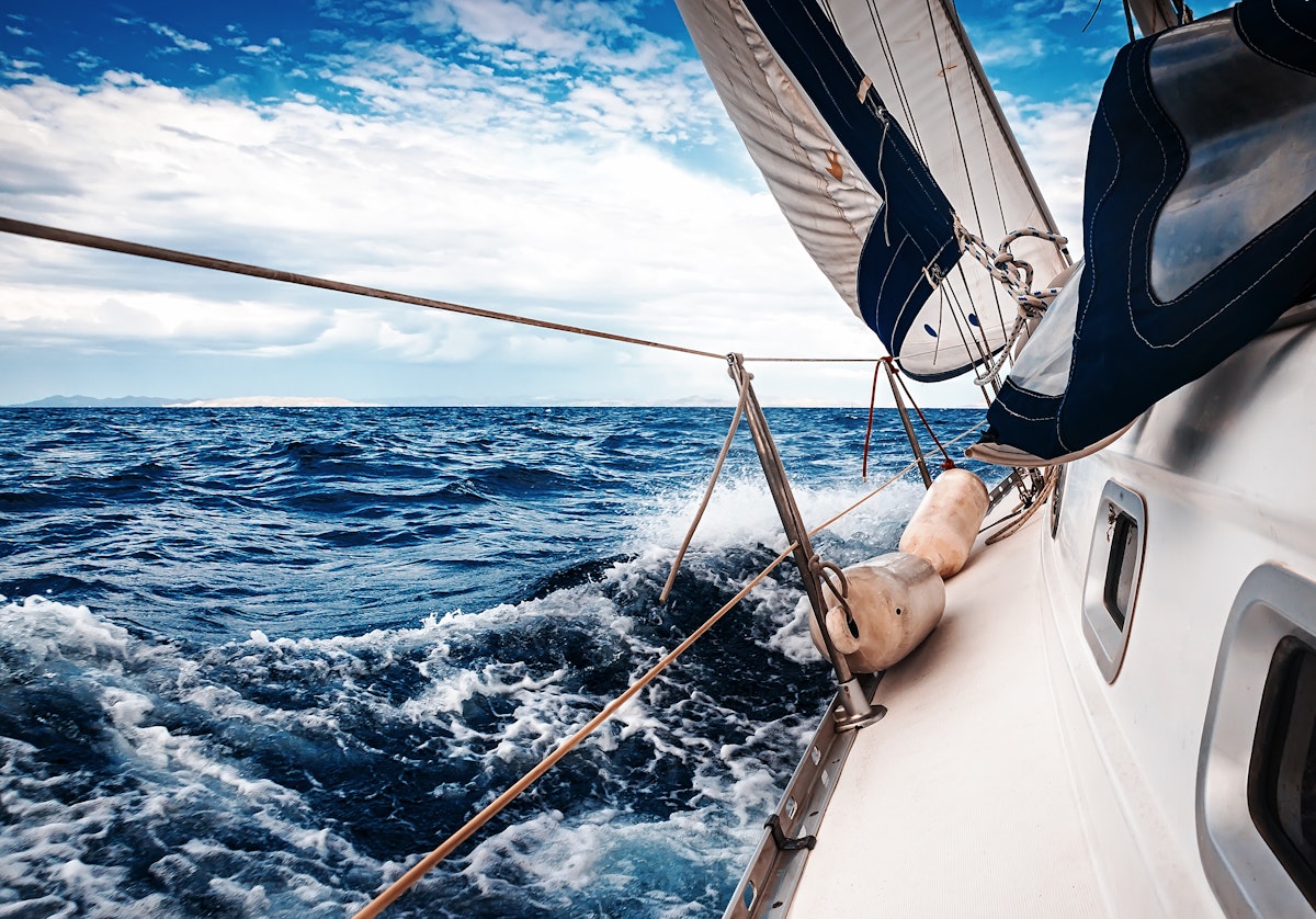 The Ultimate Guide to Sailing with the Wind: Mastering the Art of Wind Sailing