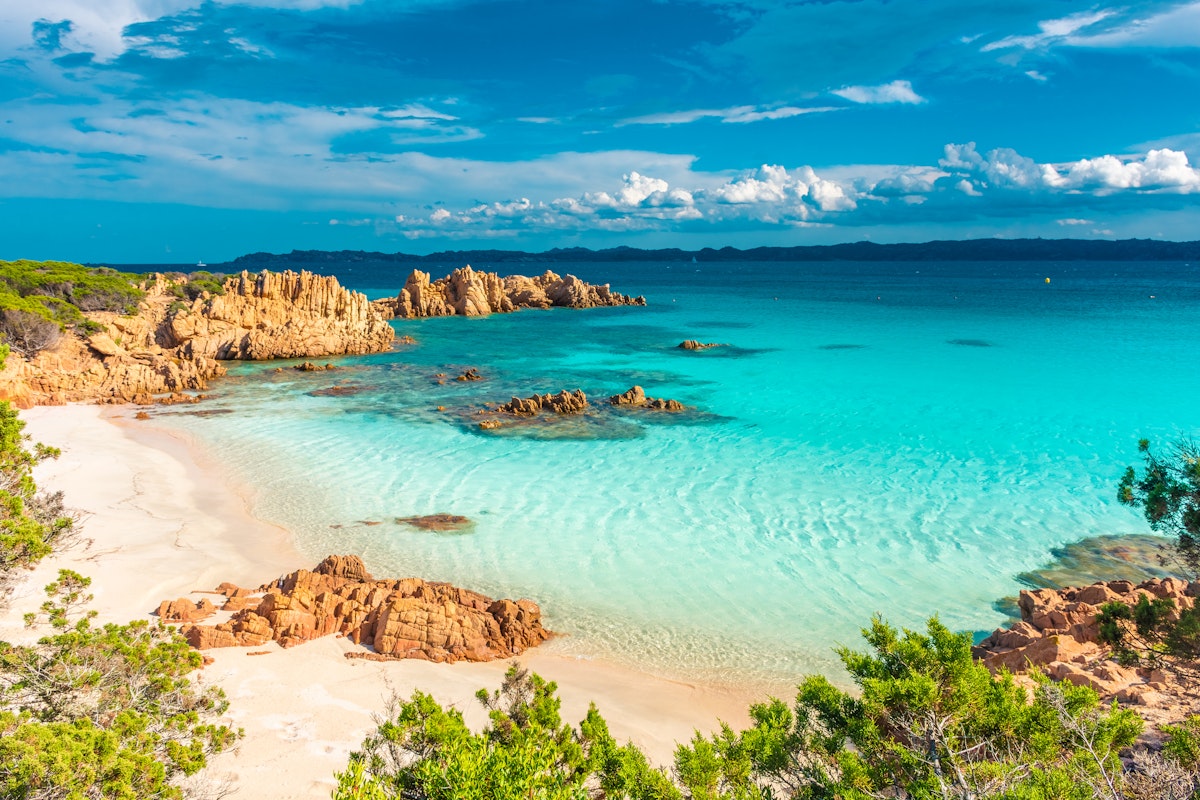 Segeln Sardinien: Entdecken Sie das Segelparadies an der Westküste