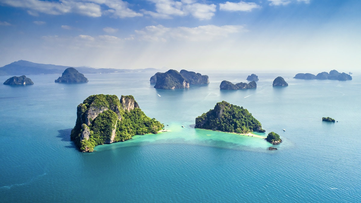 Die thailändischen Inseln sind voller romantischer Strände