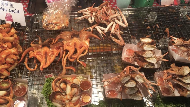 Tailando gatvės maistas Puketo turguje, Tailande