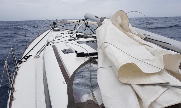 A cracked forestay caused the mast to fall