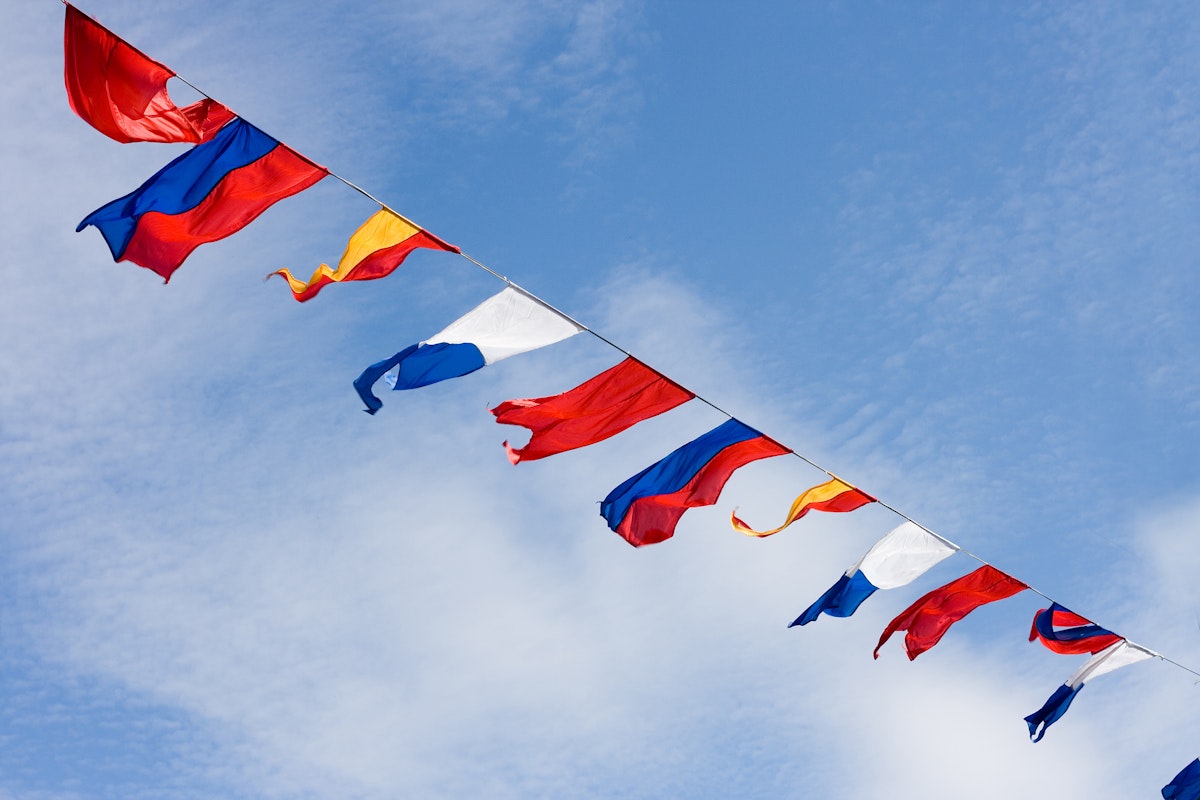 Die faszinierende Welt der maritimen Flaggen: Enträtseln ihrer Bedeutung und ihres Stellenwerts
