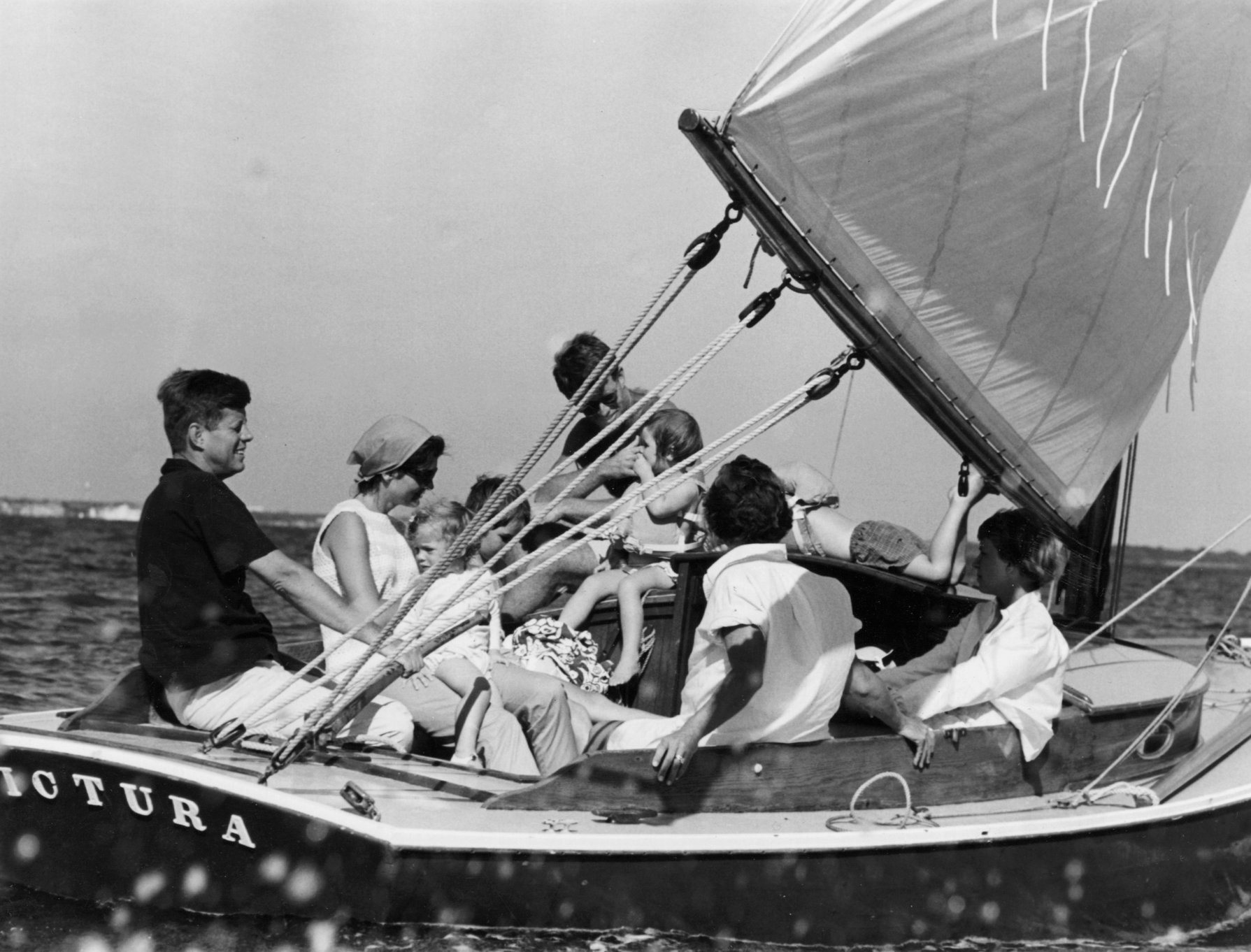 President JFK på seilbåten hans Victura.