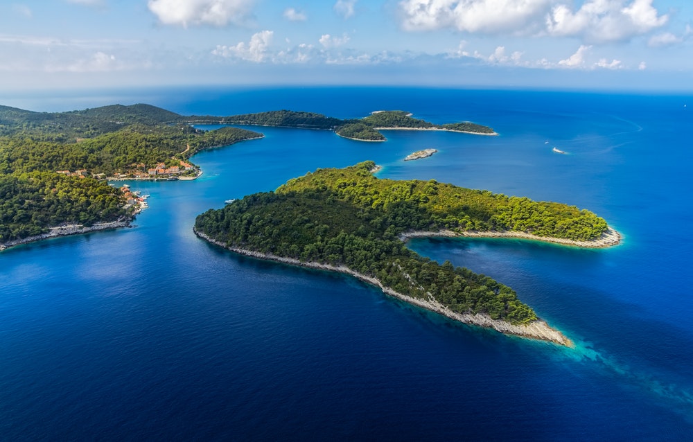 Hustě zalesněný ostrov Mljet je jedním z nejkrásnějších jadranských ostrovů